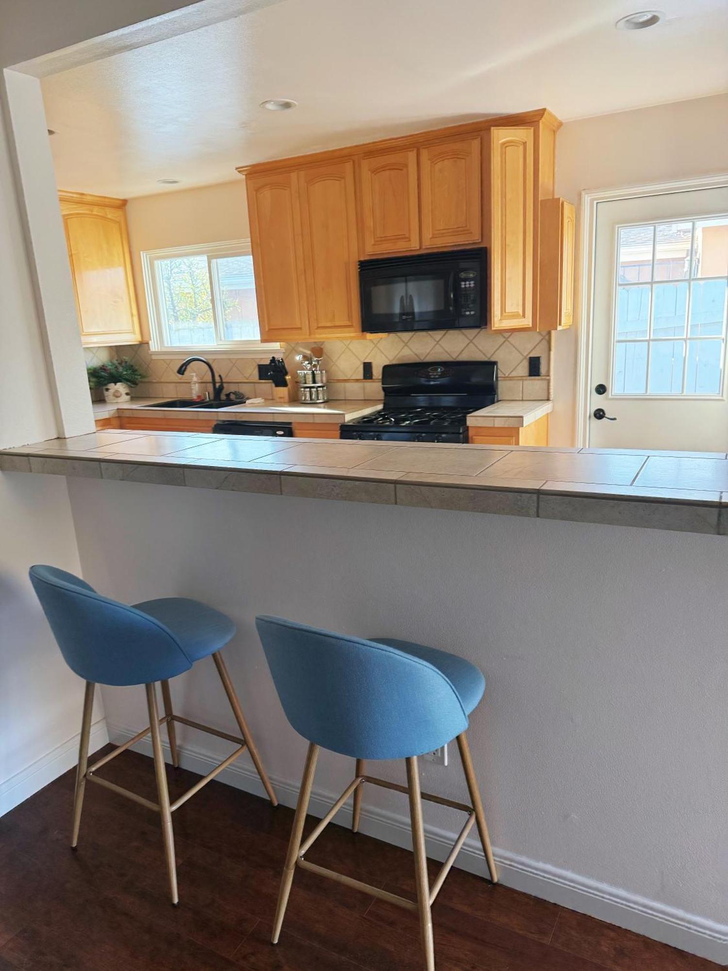 Casa de férias Canyon View 2Br Near Beach Balcony Retreat W Parking San Diego
