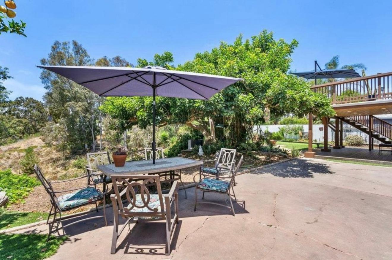 Canyon View 2Br Near Beach Balcony Retreat W Parking Holiday home